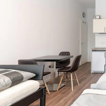 Monteurzimmer Pankow Mit Dachterrasse - Nur 10 Min. Von Der A10 - 3 Zimmer/ 7 Betten Berlin