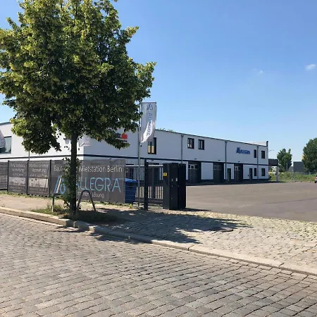 Monteurzimmer Pankow Mit Dachterrasse - Nur 10 Min. Von Der A10 - 3 Zimmer/ 7 Betten 3*