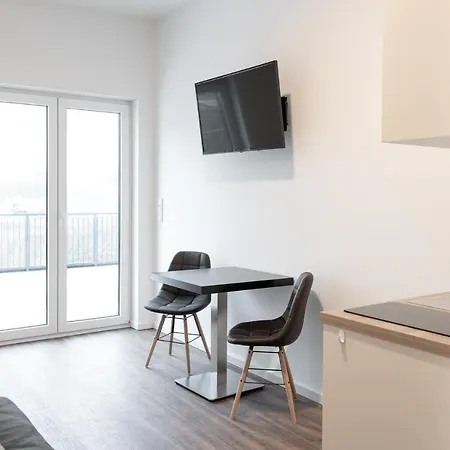 Konukevi Monteurzimmer Pankow Mit Dachterrasse - Nur 10 Min. Von Der A10 - 3 Zimmer/ 7 Betten 3*