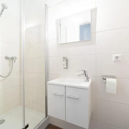 Monteurzimmer Pankow Mit Dachterrasse - Nur 10 Min. Von Der A10 - 3 Zimmer/ 7 Betten Guest house Berlin
