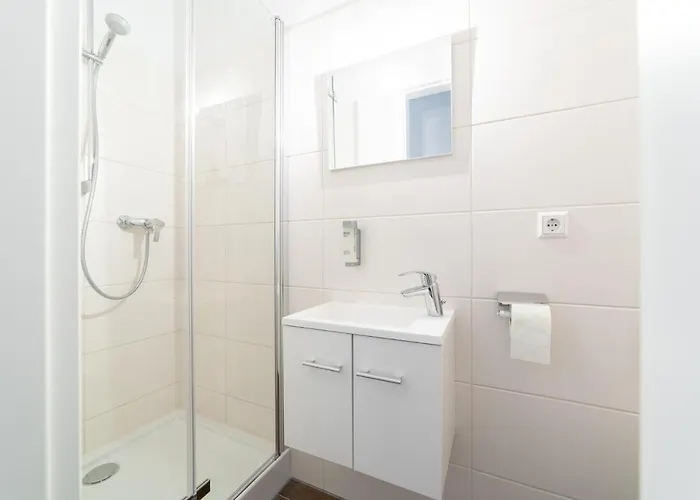 Monteurzimmer Pankow Mit Dachterrasse - Nur 10 Min. Von Der A10 - 3 Zimmer/ 7 Betten Pensionat Berlin