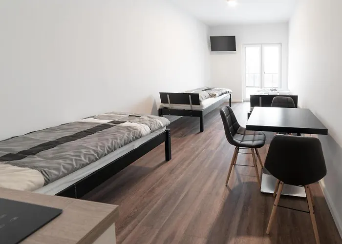 Monteurzimmer Pankow Mit Dachterrasse - Nur 10 Min. Von Der A10 - 3 Zimmer/ 7 Betten 3* Berlin