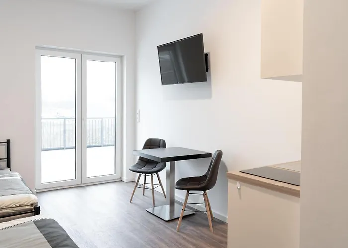 Pensionat Monteurzimmer Pankow Mit Dachterrasse - Nur 10 Min. Von Der A10 - 3 Zimmer/ 7 Betten 3*