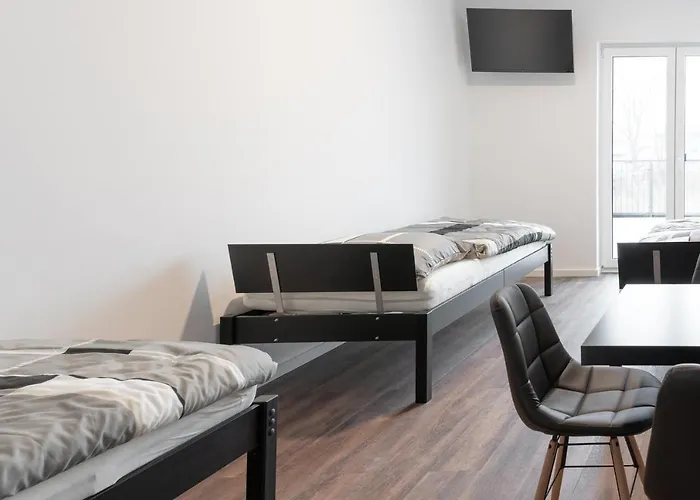 Monteurzimmer Pankow Mit Dachterrasse - Nur 10 Min. Von Der A10 - 3 Zimmer/ 7 Betten Pensionat 3*