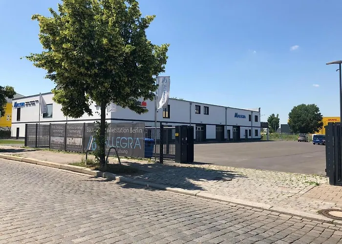 Monteurzimmer Pankow Mit Dachterrasse - Nur 10 Min. Von Der A10 - 3 Zimmer/ 7 Betten 3*